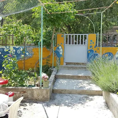 Barone 4 2* Szybenik